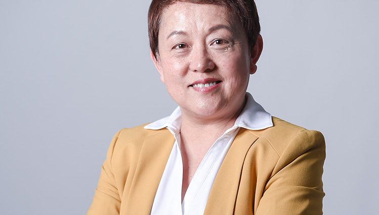 More than two decades in the business, but she still loves the challenges of developing new technologies for the future: Dr. Jenny Yu heads Continental’s fuel-cell development efforts in China.
