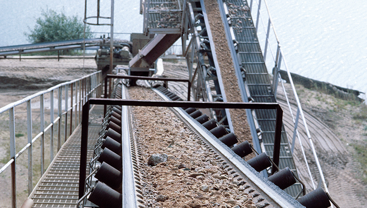 Profiled conveyor belts