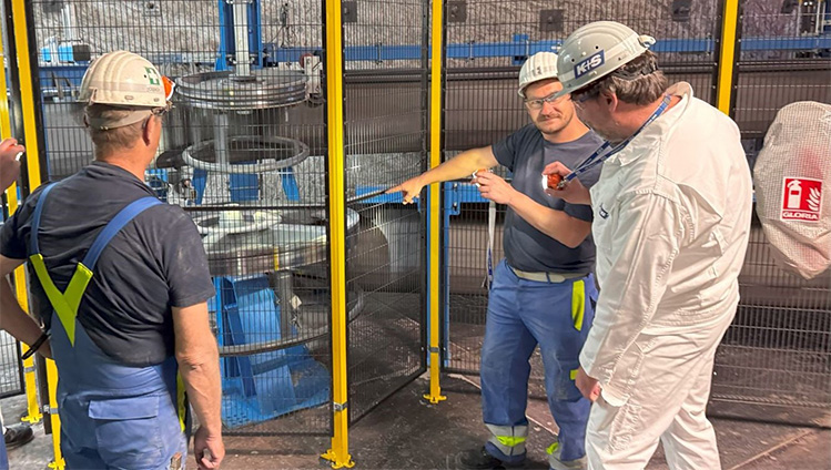 The Sicon conveyor system is capable of navigating curves with radii as tight as 1.2 meters which eliminates the need for multiple transition points.