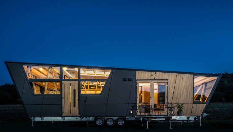 Mood elements, such as lighting and sound, create the right atmosphere for any occasion. They can be easily controlled via app or using a touchscreen located at the entry door. Photo: Continental