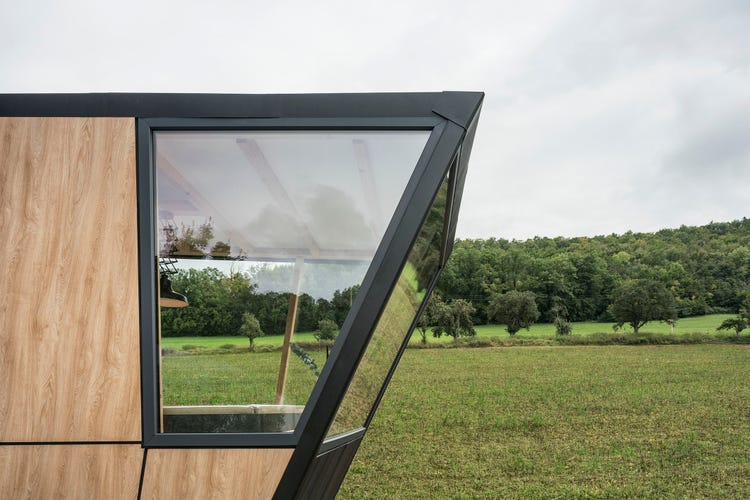 The laminated window profiles can be 100 percent recycled and can be utilized to manufacture new window elements for a second lifecycle. Photo: Continental