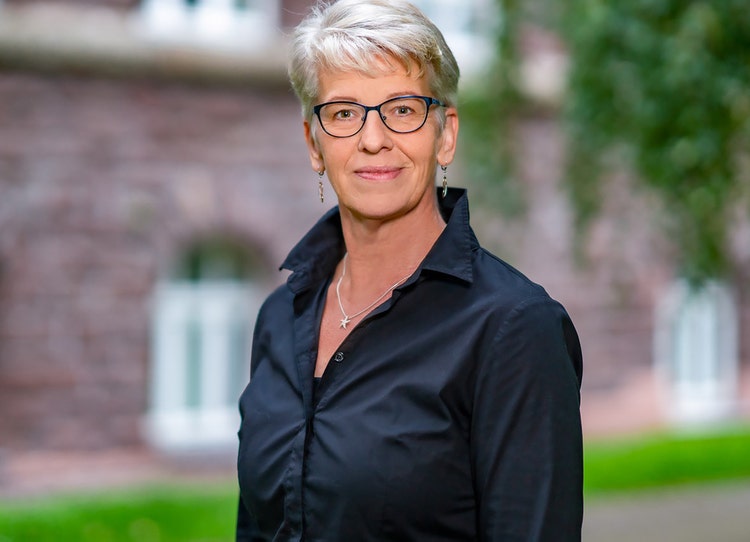 Professor Jana Hadler from the Gera-Eisenach Cooperative State University.