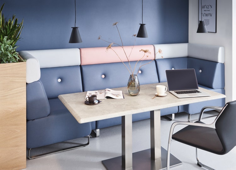 Thanks to its innovative staynu finish, skai Parotega NF is extremely resistant to stains and very easy to clean. Photo: Continental
